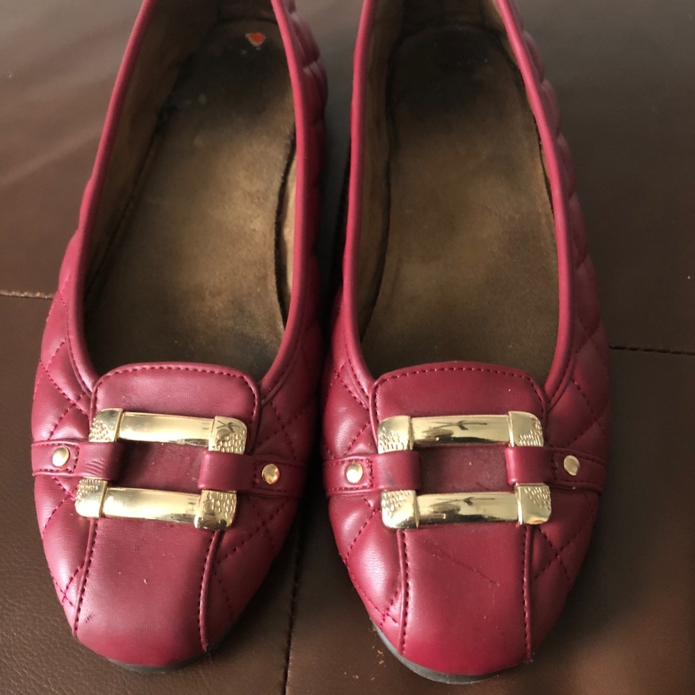 Aerosole Quilted Flats with Gold Detail!